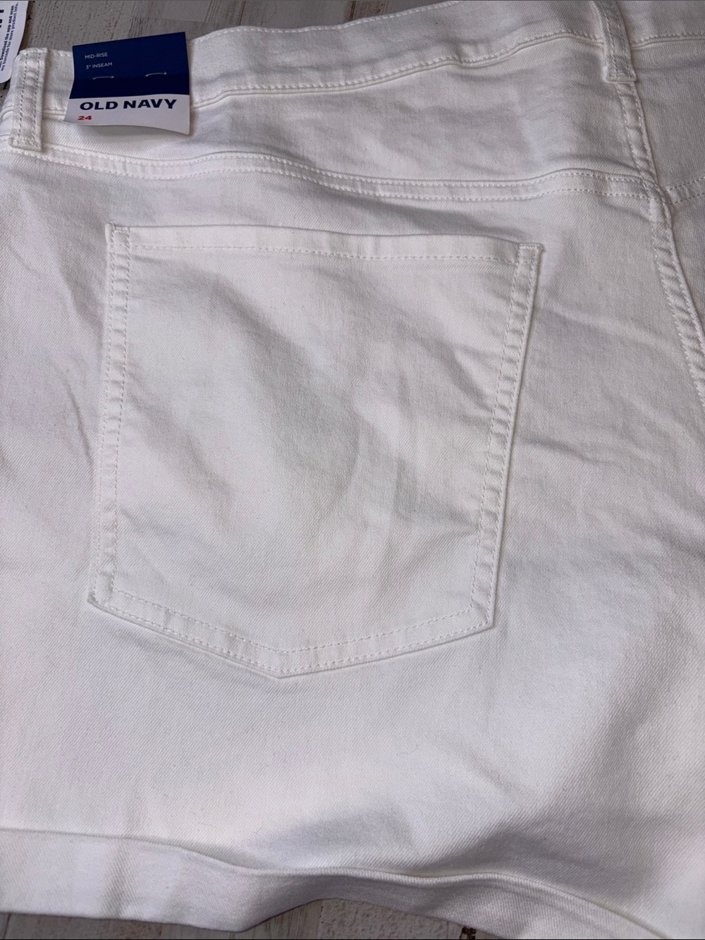 Old Navy High-rise White Denim Rolled Cuff Shorts Plus Size 24 - Picture 13 of 13